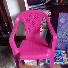 kids pink chair