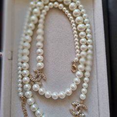 Long Pearl necklace