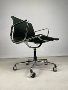 Vintage Eames EA117 Swivel Desk Chair