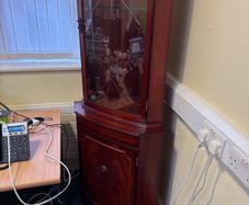 Elegant corner unit