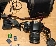 Canon EOS 500D DSLR Camera Bundle