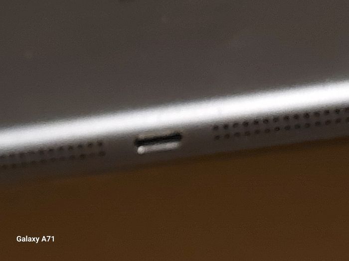 Apple Ipad Air 1st, 32 GB, Space Gray, Activation Locked, Excellent Cosmetic Condition, for parts or repair
