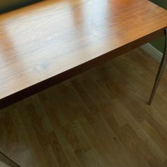BoConcept table with steel legs