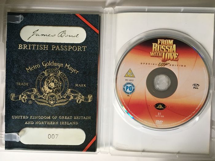 007 James Bond 02 - From Russia with Love [1963] Sean Connery, Pedro Armendariz, Lotte Lenya, Robert Shaw, Bernard Lee & Daniela Bianchi [Movie DVD]