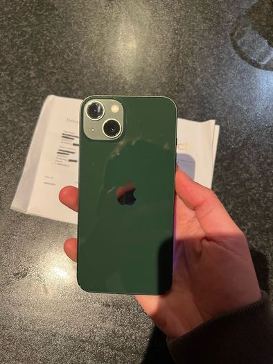iPhone 13 (Smashed screen)