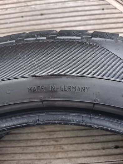 2 tyres Uniroyal rainsport 225/50/17 60 euros