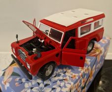 Bburago Landrover series II lwb model