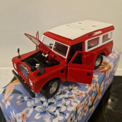Bburago Landrover series II lwb model