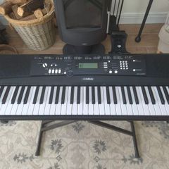 Yamaha EZ220 keyboard and mic