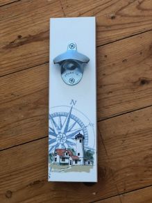 NEW Magnetic Bottle Opener & Catcher