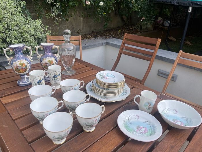 Vintage Royal Tara Fine Bone China Tea Set Floral Pattern & Gold Rim (Made in Ireland)