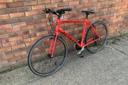 28 Inch Giant Escape hybrid bike