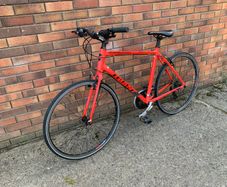 28 Inch Giant Escape hybrid bike
