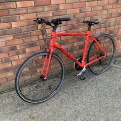 28 Inch Giant Escape hybrid bike