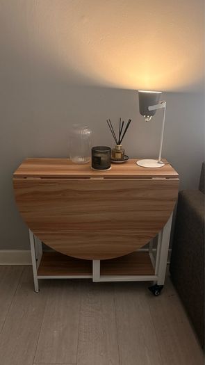 Folding table