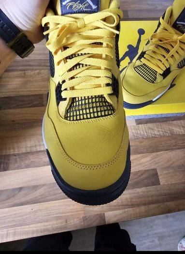 Air Jordan 4 Retro Lightning