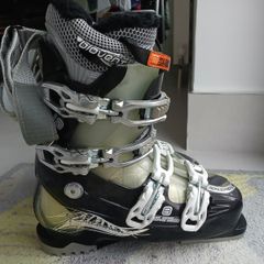 Salomon Ladies Ski Boots, suitable for size 39 ordinary shoes