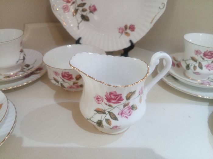 Royal Standard 15 piece tea set, Fine Bone China
