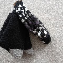 NEW.2x cosy winter socks. Age 9+