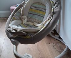 Joie swing chair