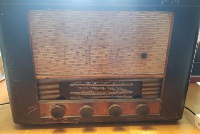 Vintage PYE Radio (26278)