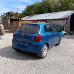 Breaking Toyota Yaris 2008 petrol
