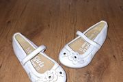Gorgeous white leather shoes from M&amp;S, size 10, pristine condition