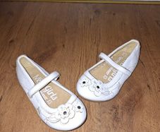 Gorgeous white leather shoes from M&S, size 10, pristine condition