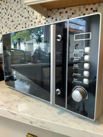 Microwave Grill/Combi DeLonghi