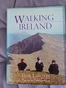 Walking Ireland/ Tom Lawton/ 1998/ 1st ed