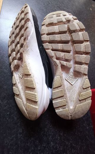 Nike Air runners size 9