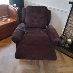 Electric mobility recliner