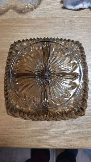 brown glass bowl