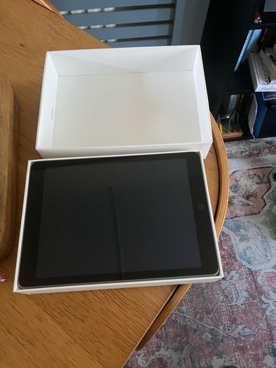 iPad 5th gen 32GB storage