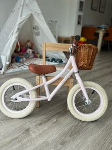 Banwood First Go balance bike