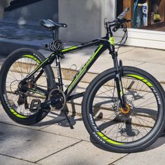 Mountain Bike (Shimano gears, Disc brakes)