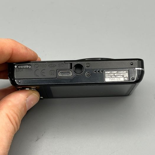 Sony DSC-W570 16.1MP Digital Camera Black - Full Kit