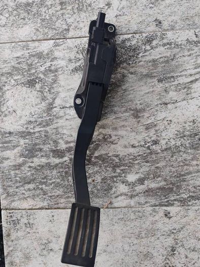 Ford Kuga accelerator pedal