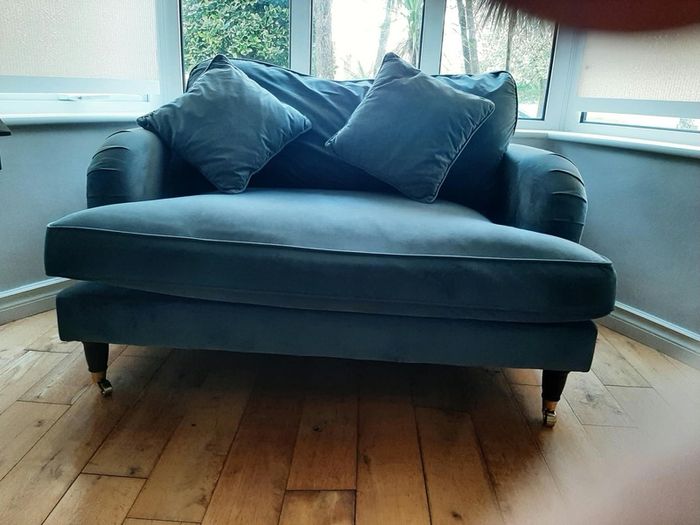Loveseat Teal velvet