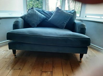 Loveseat Teal velvet