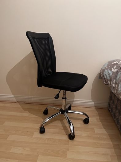 Office chair height adjustable