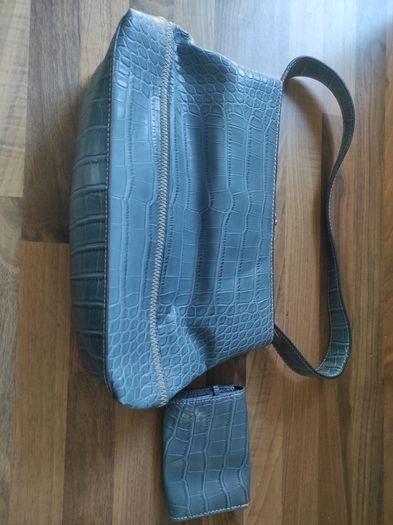 Women's handbags