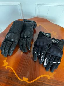 Motorcycle gloves