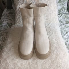 Gorgeous Cream Boots