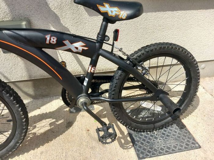XR18 Kids bike size 18 inch wheels
