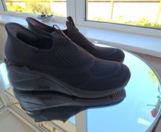 Sketchers  Black slip on Size 39 ladies