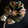 Collection of seven vintage costume brooches Image 6