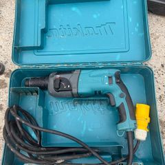 Makita HR2470 24mm SDS Plus Rotary Hammer Drill 110V in Original Carry Case