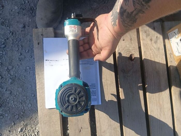 Makita 2nd Fix Pneumatic Nailer