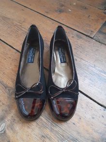 Stuart Weizman flats for Russel & Bromley
